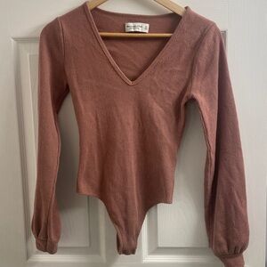 Abercrombie & Fitch Soft A&F Cozy Long Sleeve Bodysuit in Dusty Rose Size XS